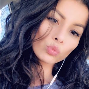 Meet your Posher, Irasema